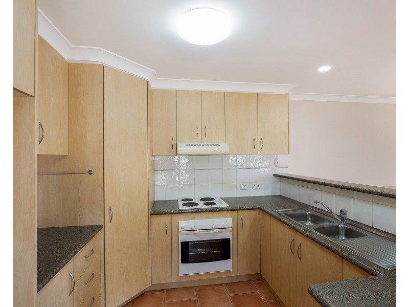 33 Fry Street, Middle Ridge QLD 4350