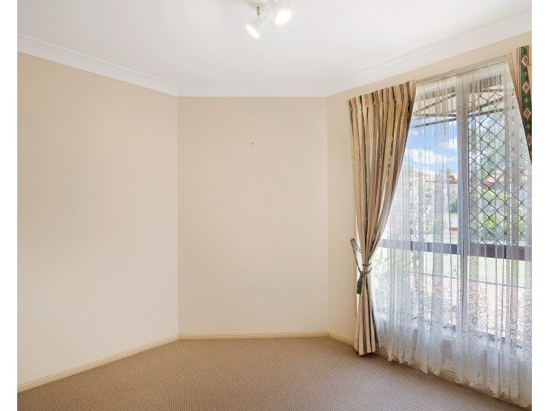 33 Fry Street, Middle Ridge QLD 4350