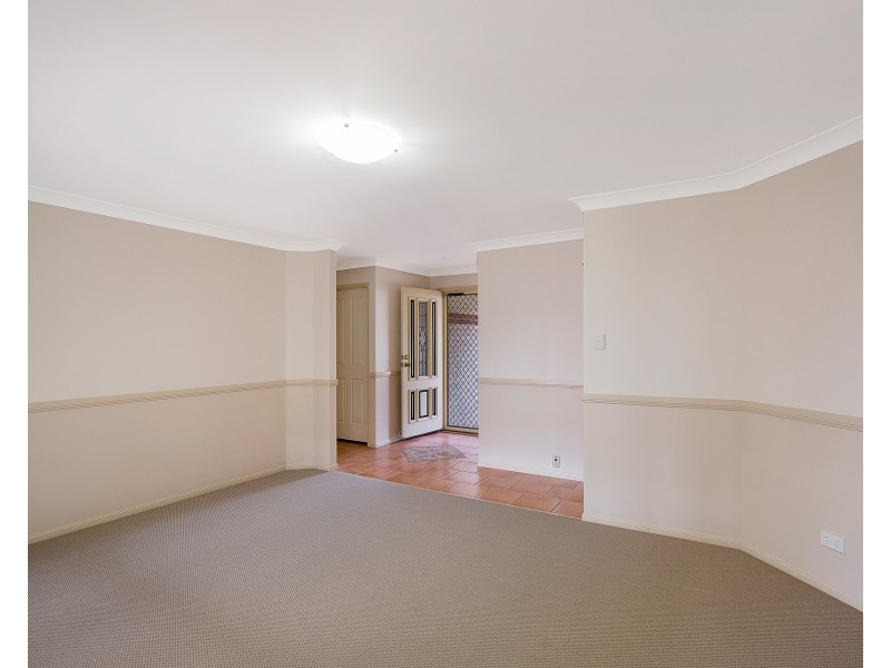 33 Fry Street, Middle Ridge QLD 4350