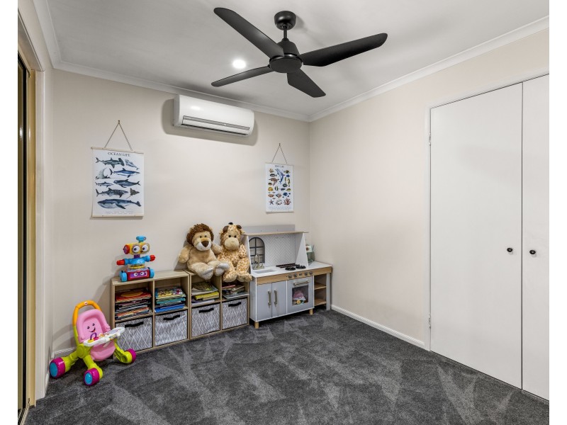 4 Stratford Drive, Wyreema QLD 4352