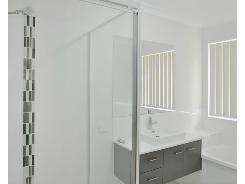 20 Cardamon Crescent, Glenvale QLD 4350