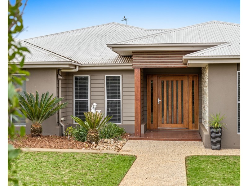 18 Quail Crescent, Highfields QLD 4352