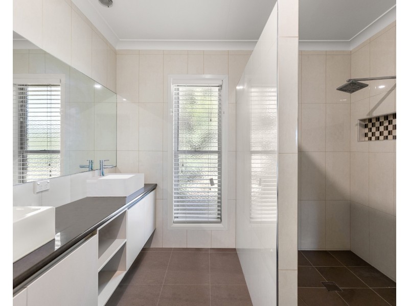 18 Quail Crescent, Highfields QLD 4352