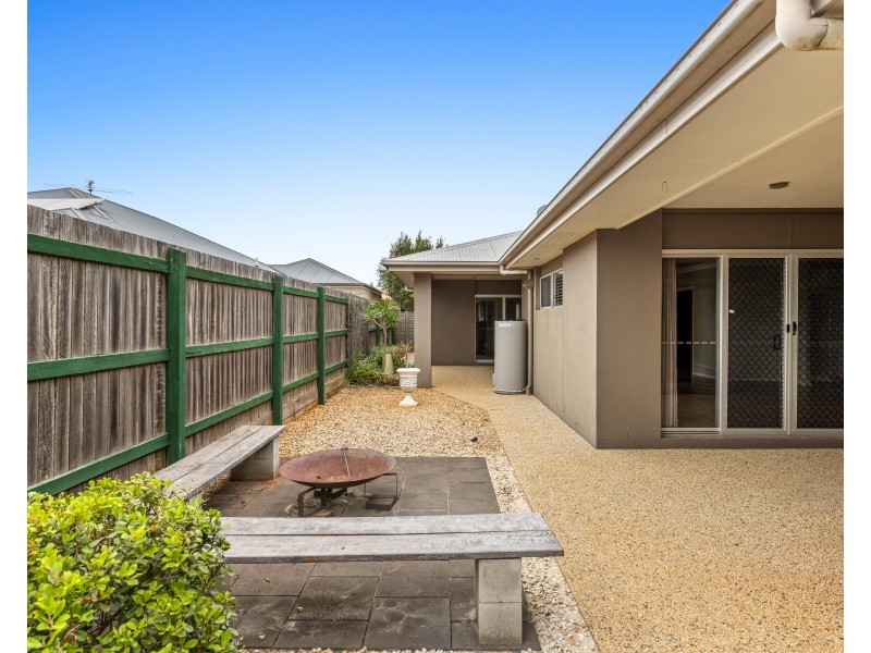 18 Quail Crescent, Highfields QLD 4352