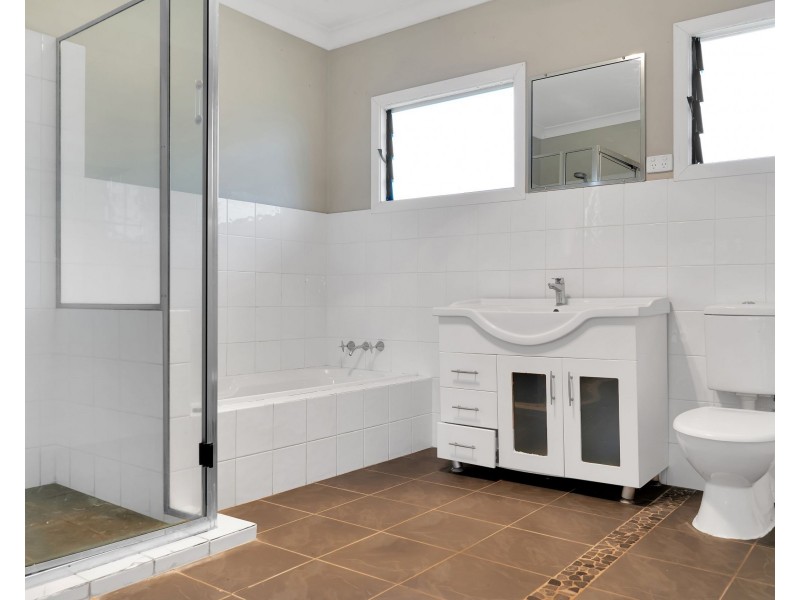 73 Stuart Street, Mount Lofty QLD 4350