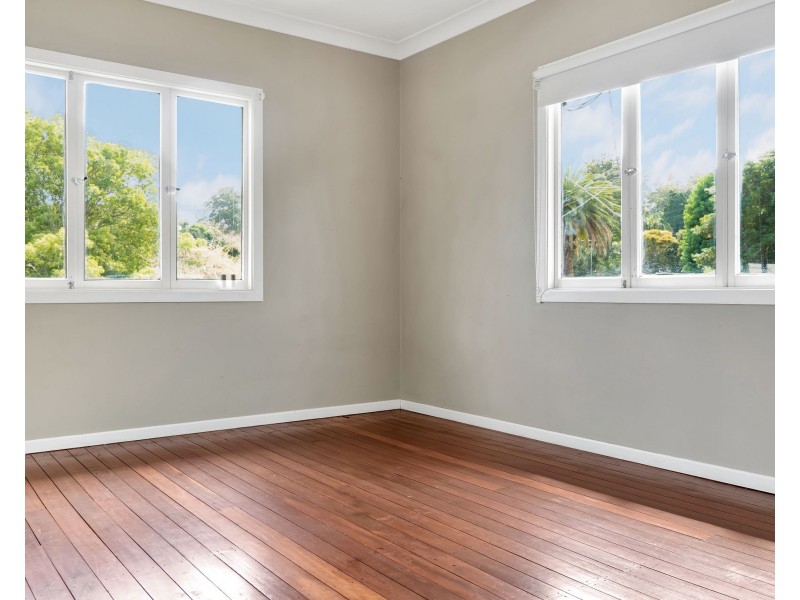 73 Stuart Street, Mount Lofty QLD 4350