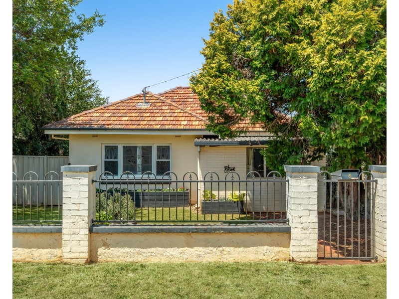 6 Beelbee Street, Harristown QLD 4350