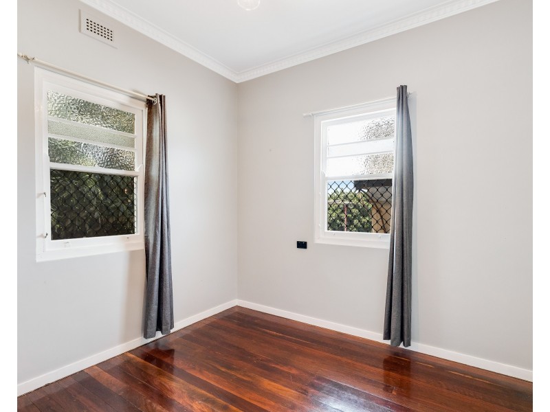 6 Beelbee Street, Harristown QLD 4350