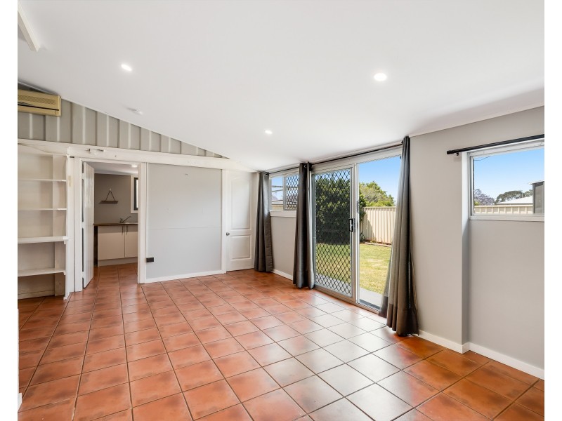 6 Beelbee Street, Harristown QLD 4350