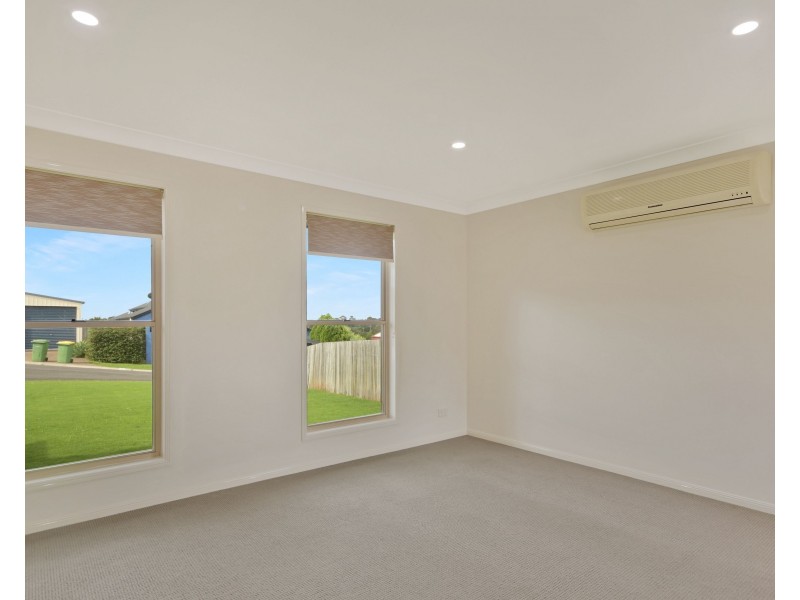 Unit 1/14 Mason Court, Kearneys Spring QLD 4350