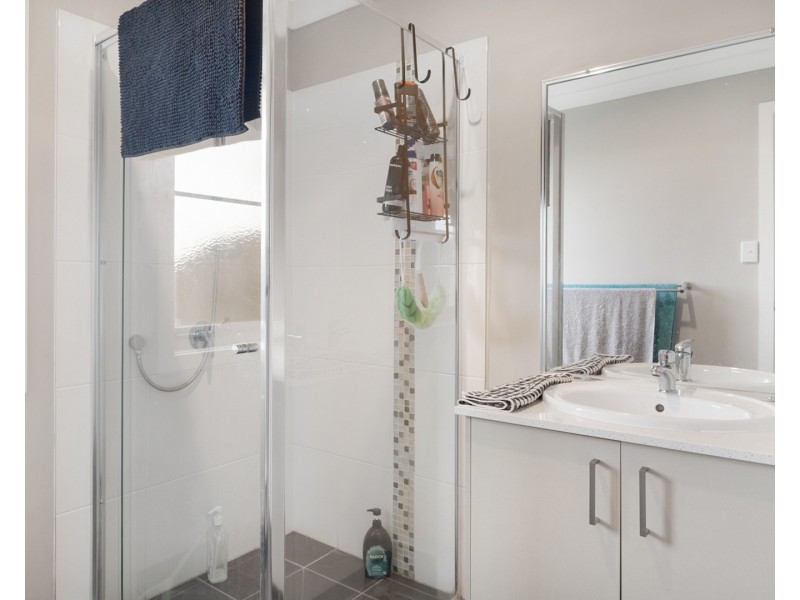 Unit 2/19 Alpine Court, Cranley QLD 4350