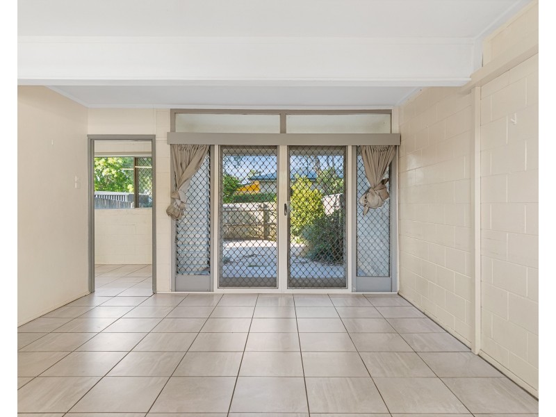 Unit 2/329 Hume Street, South Toowoomba QLD 4350