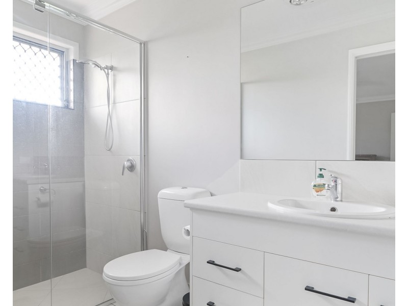 Unit 2/17 Barambah Street, Glenvale QLD 4350