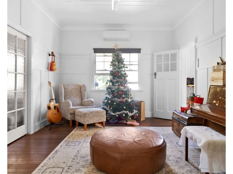 171 Russell Street, Newtown QLD 4350