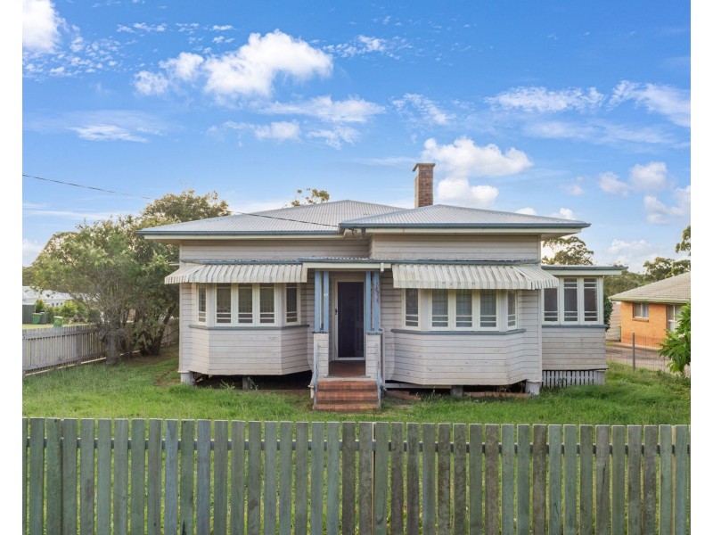 27 Loudon Street, South Toowoomba QLD 4350