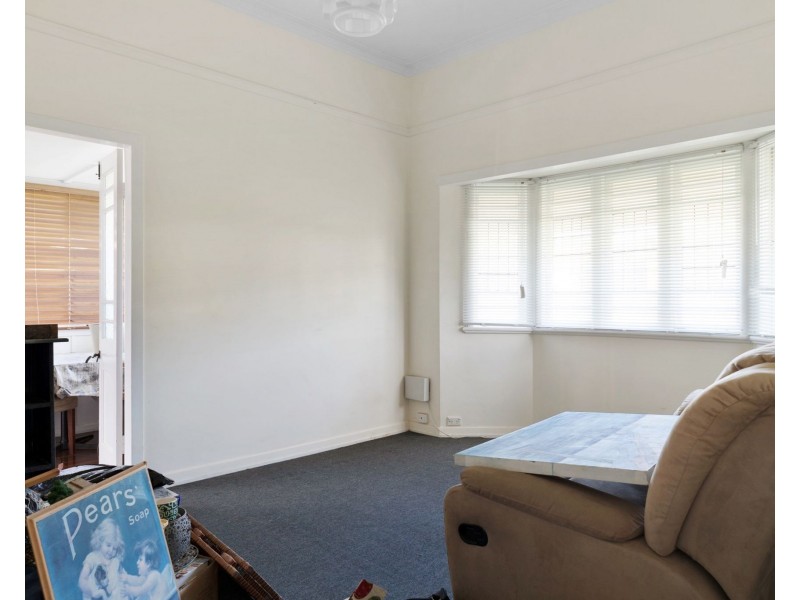 27 Loudon Street, South Toowoomba QLD 4350