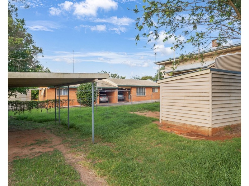 27 Loudon Street, South Toowoomba QLD 4350