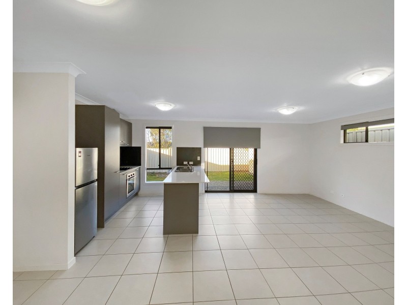 22 Minnett Street, Glenvale QLD 4350