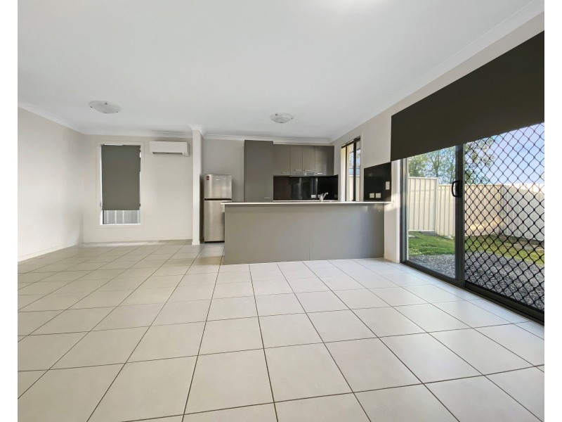 22 Minnett Street, Glenvale QLD 4350
