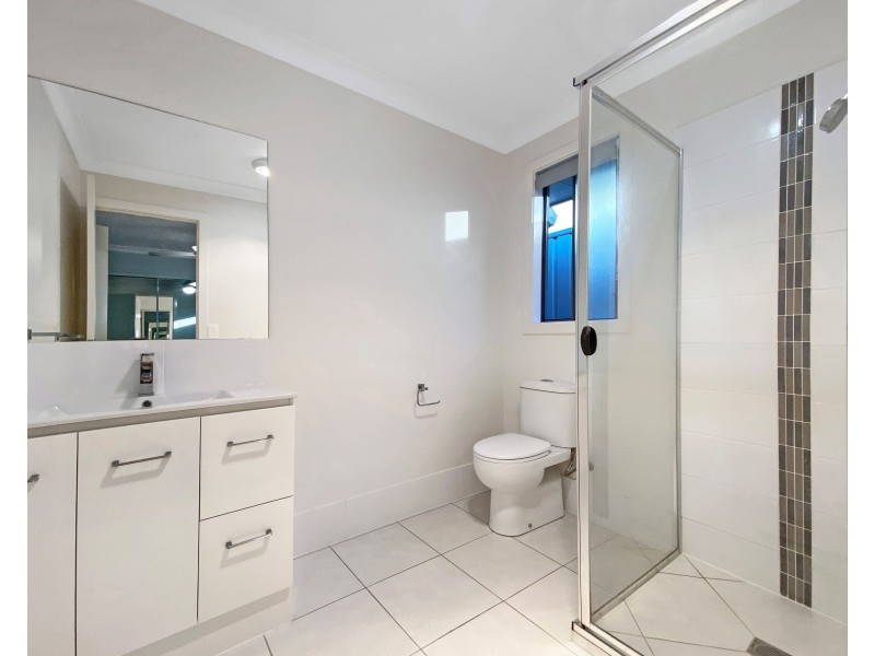 22 Minnett Street, Glenvale QLD 4350