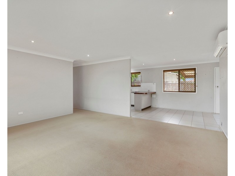 6 Carey Street, Kearneys Spring QLD 4350