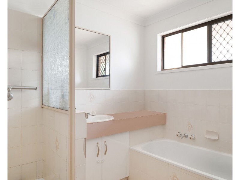 106 Hursley Road, Newtown QLD 4350