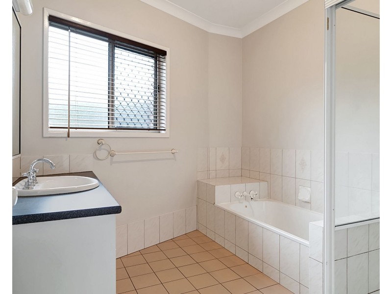 Unit 3/7 Suzanne Court, Kearneys Spring QLD 4350