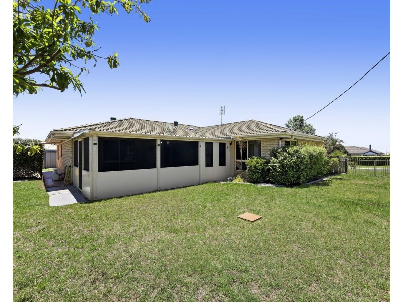 2 Gouldson Drive, Kearneys Spring QLD 4350