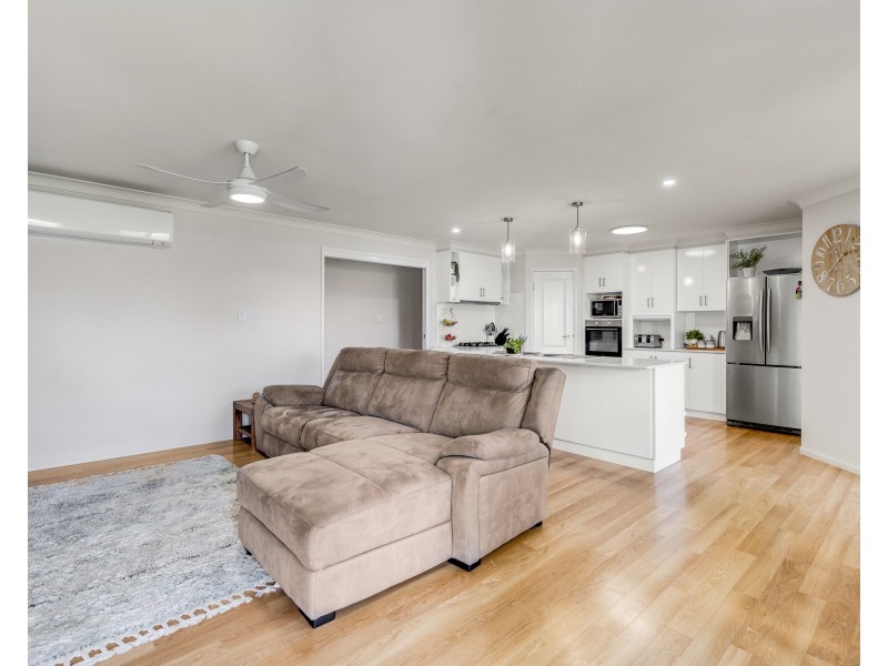 8 Wildcard Drive, Glenvale QLD 4350