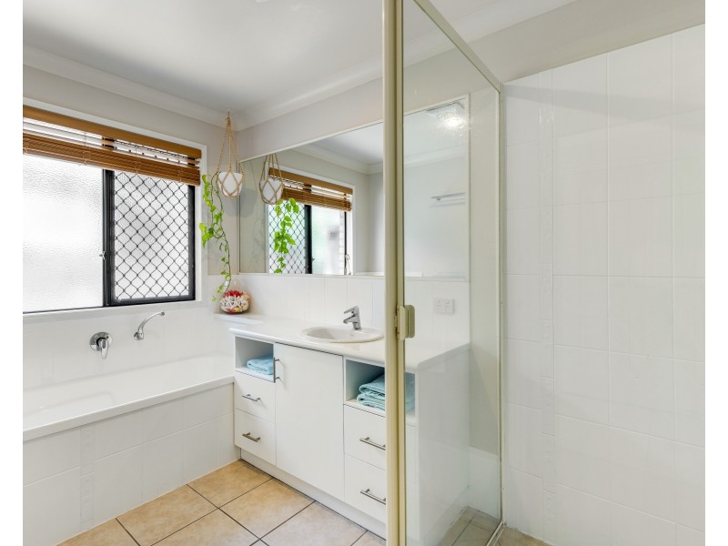 8 Wildcard Drive, Glenvale QLD 4350