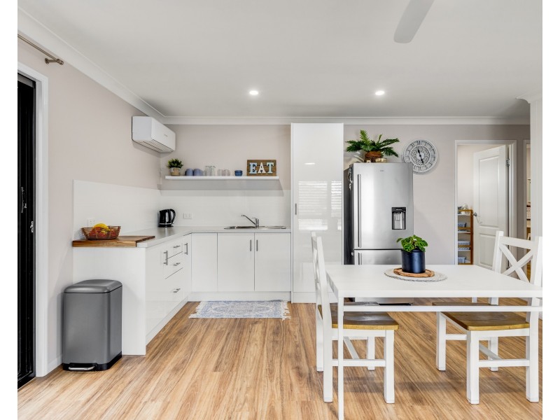 8 Wildcard Drive, Glenvale QLD 4350