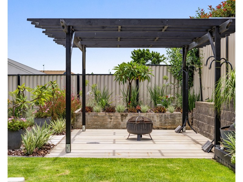 8 Wildcard Drive, Glenvale QLD 4350