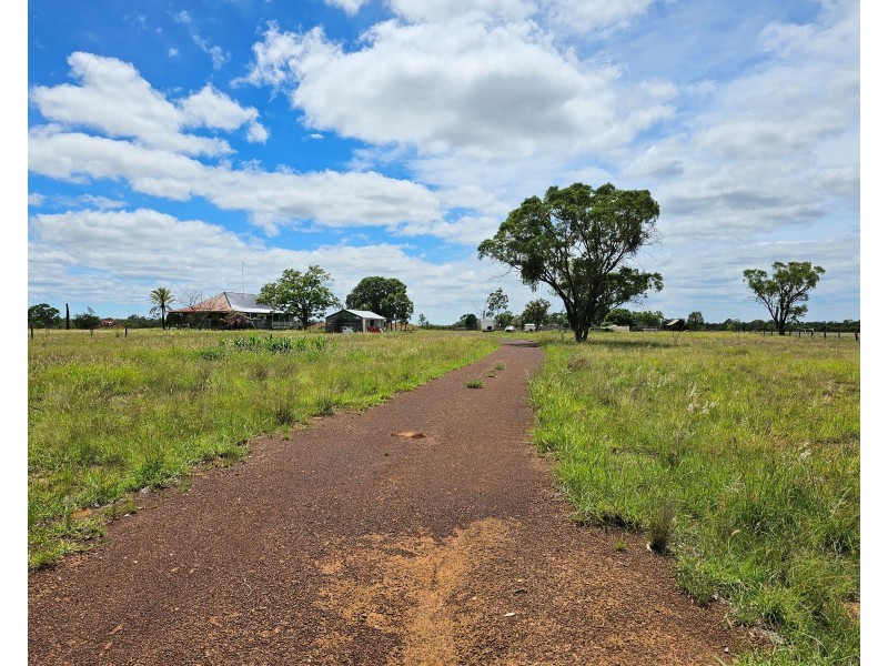 49 Coates Road, Kowguran QLD 4415