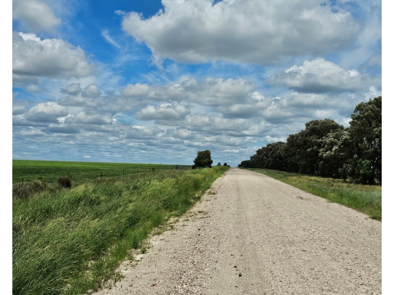 49 Coates Road, Kowguran QLD 4415