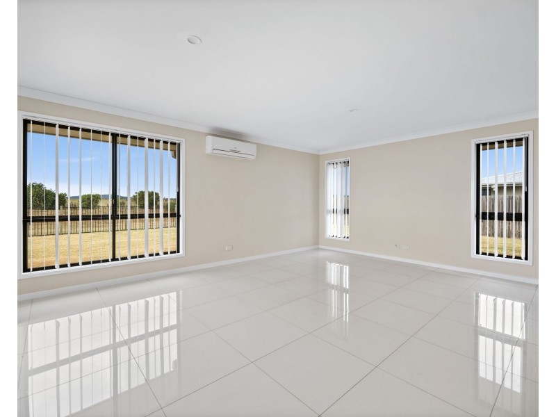 21 Mia Street, Wyreema QLD 4352