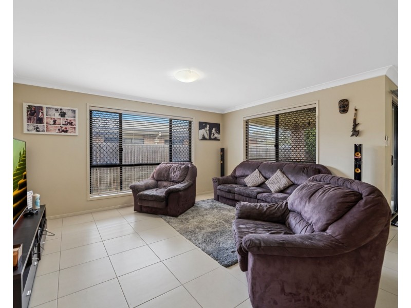 8 Kurrawa Crescent, Glenvale QLD 4350