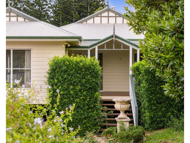 2/46A MacKenzie Street, Mount Lofty QLD 4350