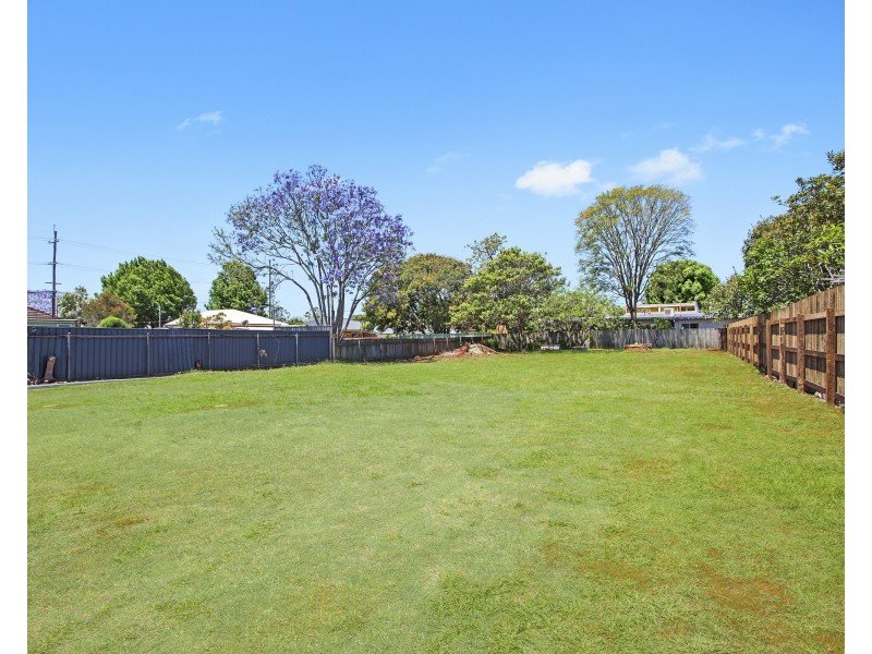 2 Merritt Street, Harristown QLD 4350