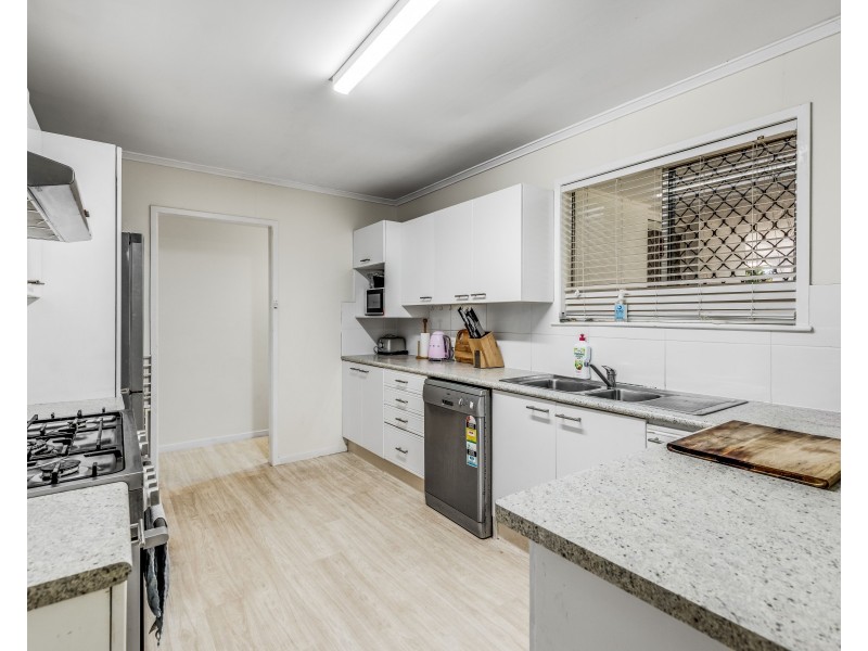 15 Hampton Street, Newtown QLD 4350