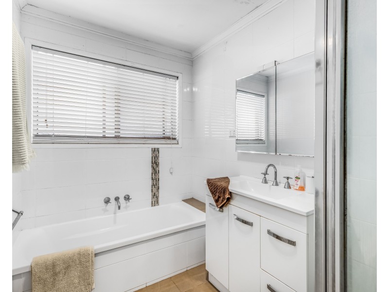 15 Hampton Street, Newtown QLD 4350