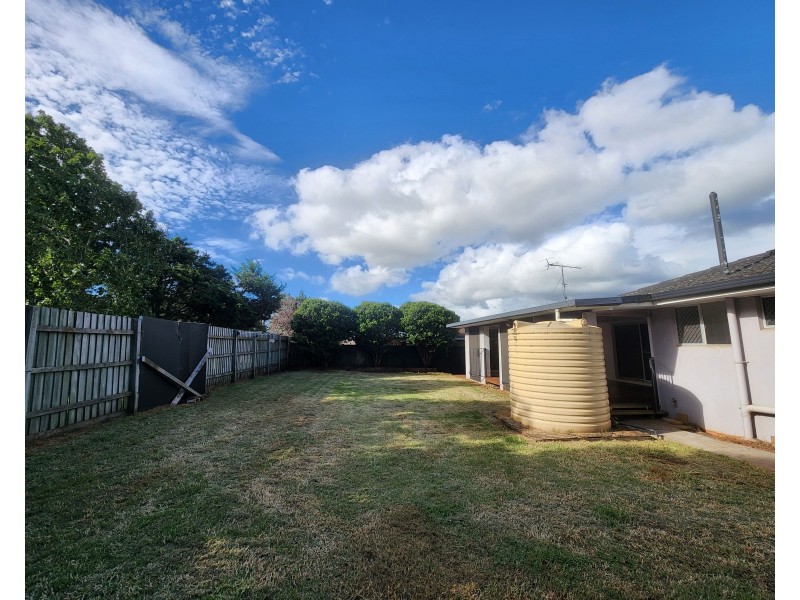 15 Hampton Street, Newtown QLD 4350