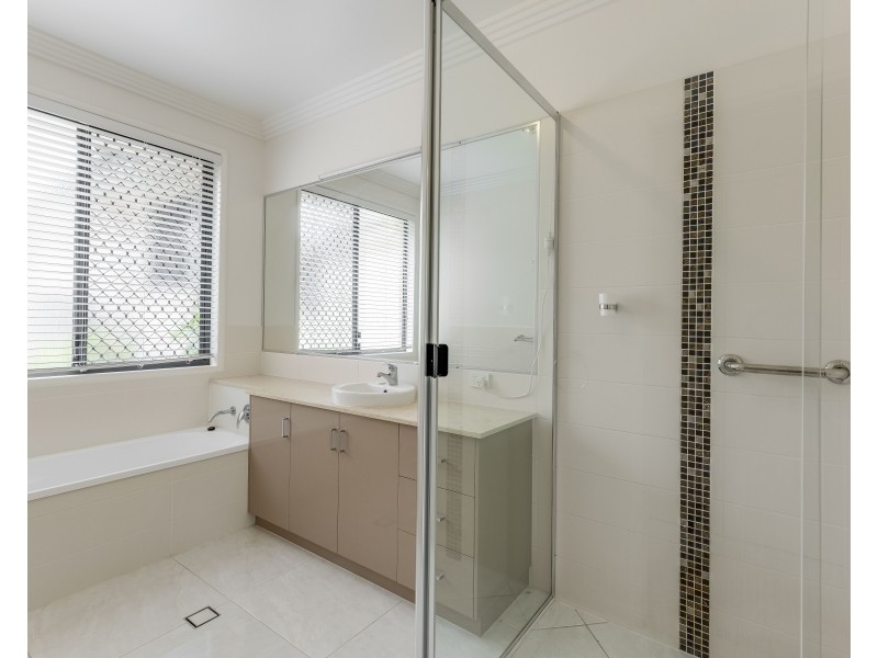 3 Sunrise Court, Gowrie Junction QLD 4352