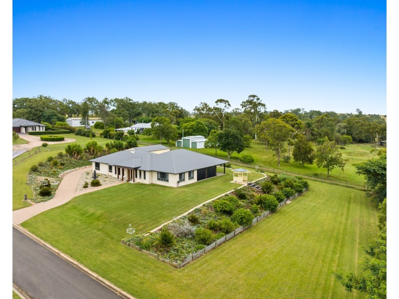 3 Sunrise Court, Gowrie Junction QLD 4352