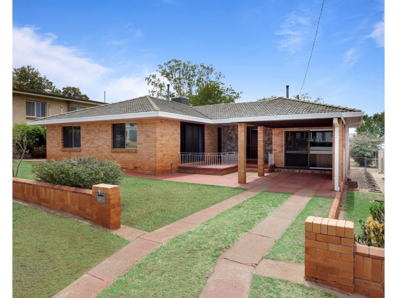 4 Challenor Street, Rockville QLD 4350