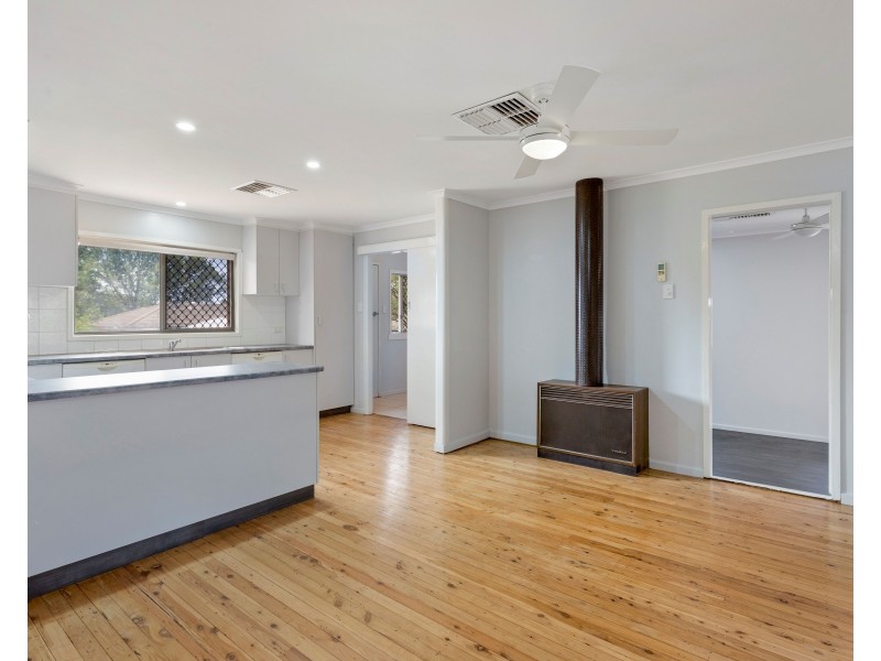 4 Challenor Street, Rockville QLD 4350