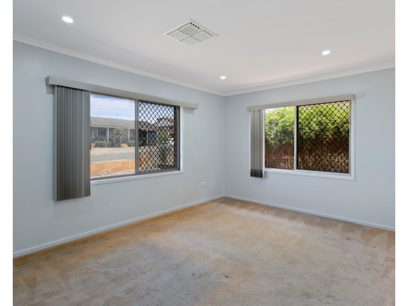 4 Challenor Street, Rockville QLD 4350