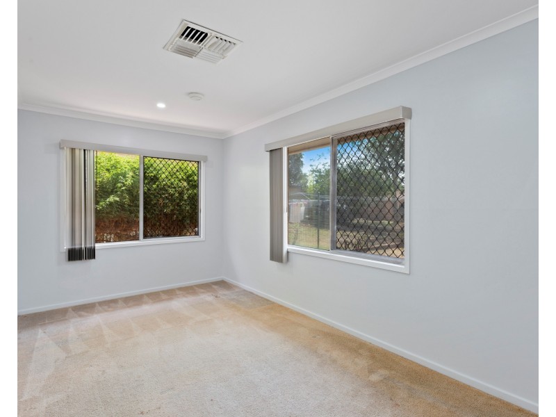 4 Challenor Street, Rockville QLD 4350