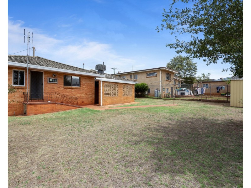 4 Challenor Street, Rockville QLD 4350