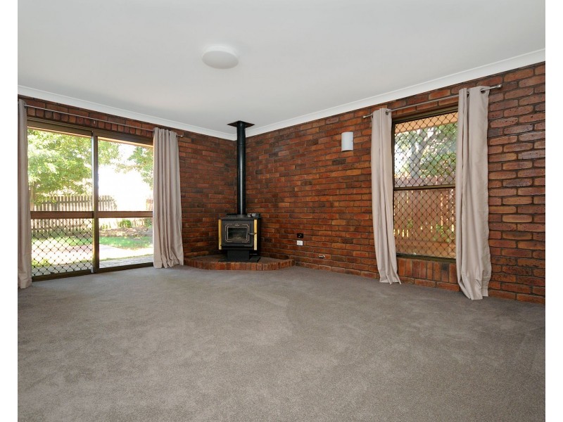 1 Lupin Court, Centenary Heights QLD 4350
