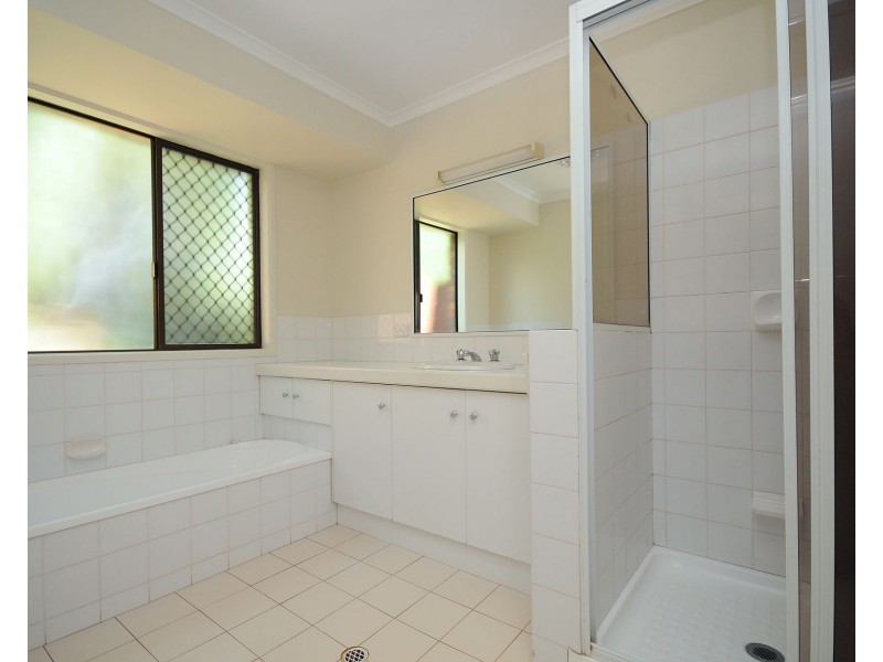 1 Lupin Court, Centenary Heights QLD 4350